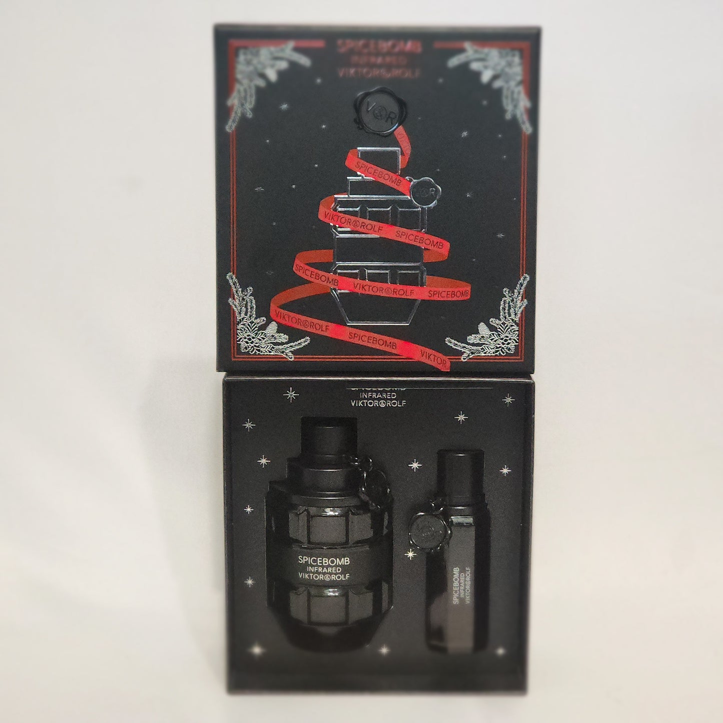 Spicebomb Infrared Viktor and Rolf 2Bottles Men Set, 3.04 + 0.68 oz EDT Spray