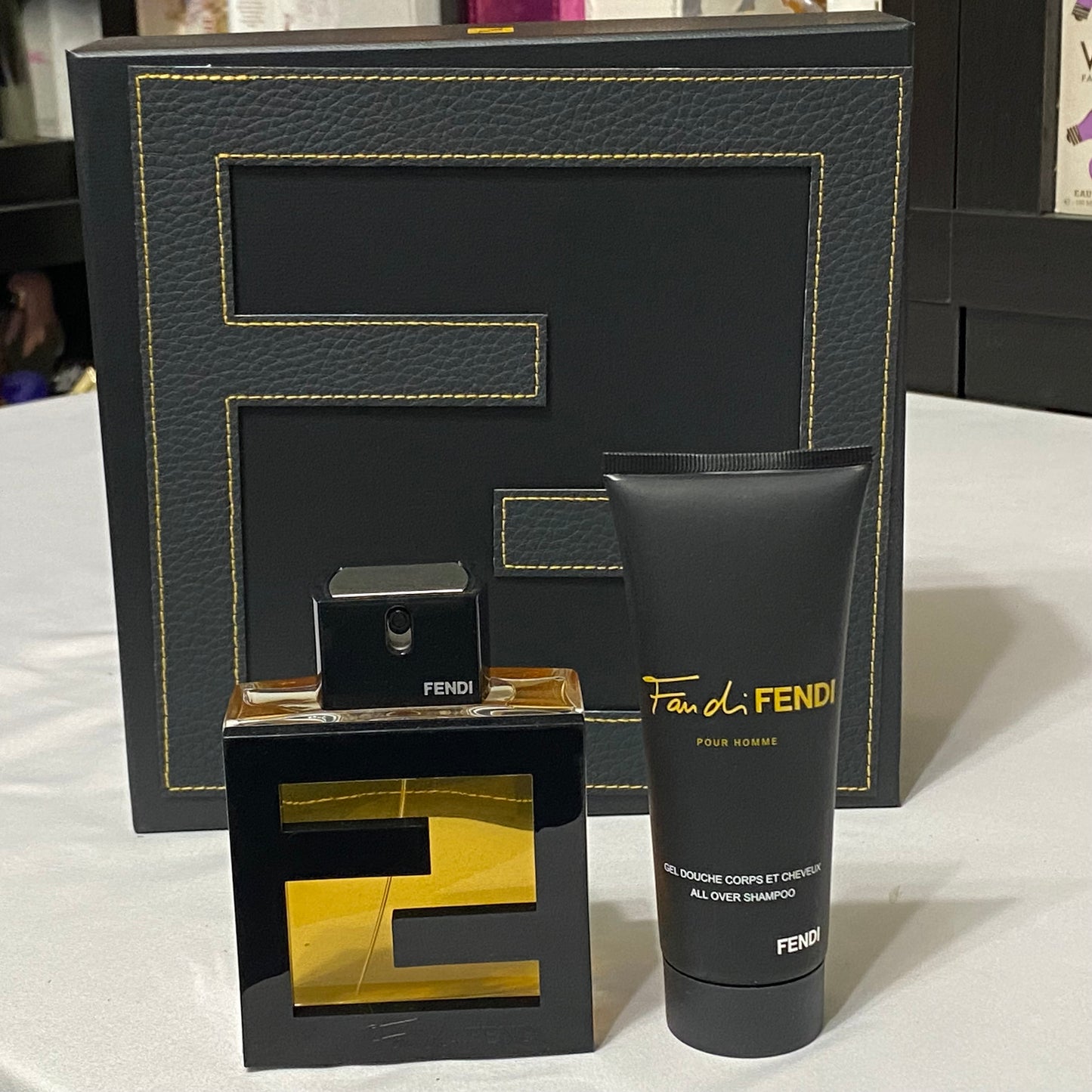 Fan di FENDI 2pcs Men Set 3.3 oz / 100 ml EDT spray + all over Shampoo