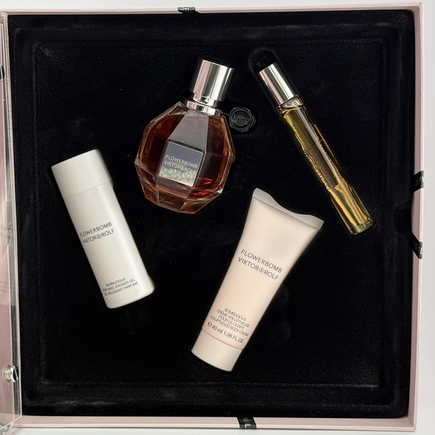 Viktor and Rolf Flowerbomb 4 pieces women set