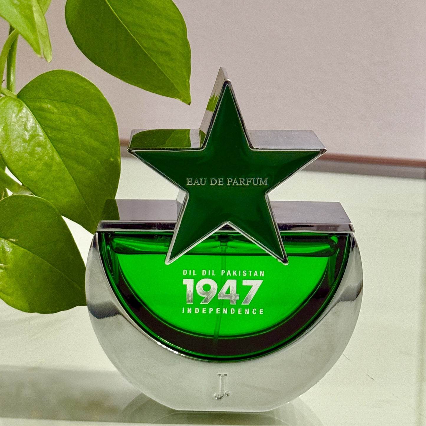 Dil Dil Pakistan 1947 Independence by J. Junaid Jamshed 3.4 fl.oz / 100 ml Spray